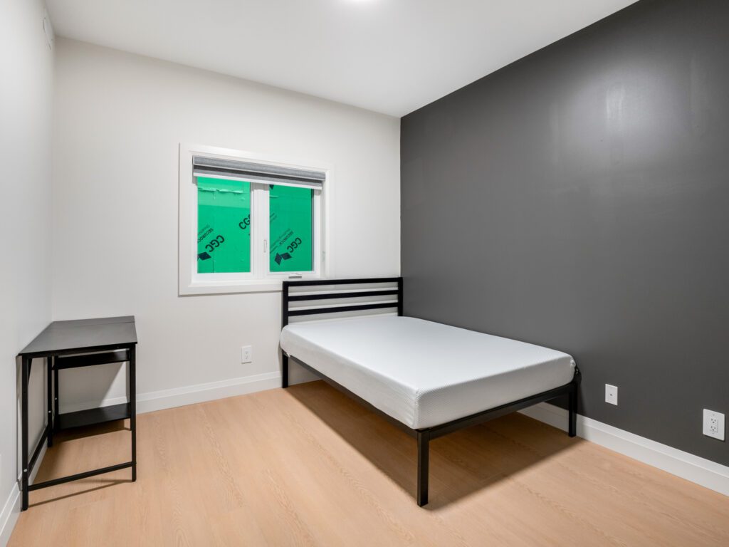 1070 California Avenue, Windsor - Unit 1 - Agbaba University Collection (11)