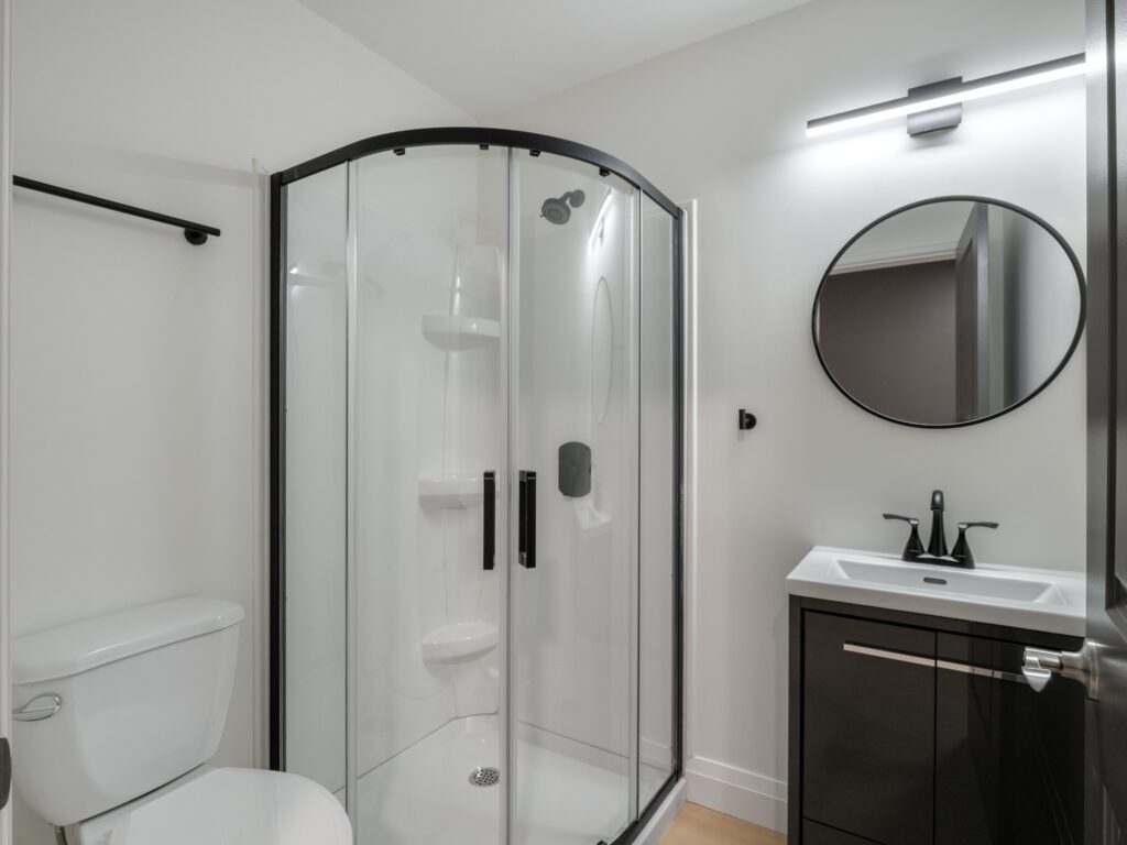 182 California Ave - Unit 1 - Student Rental Housing in Windsor (18)