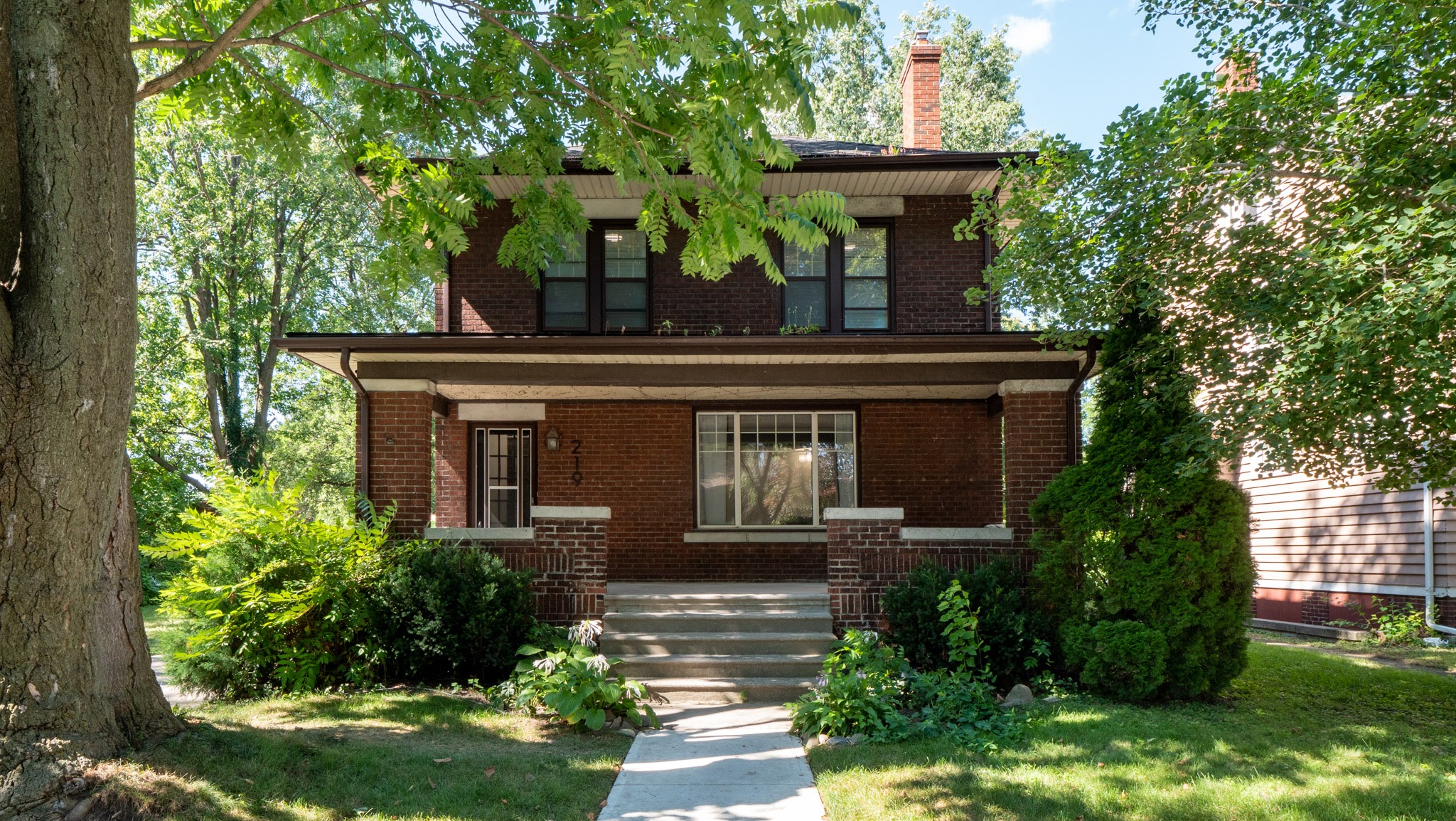 219 Randolph - Windsor Luxury Student Rental Housing