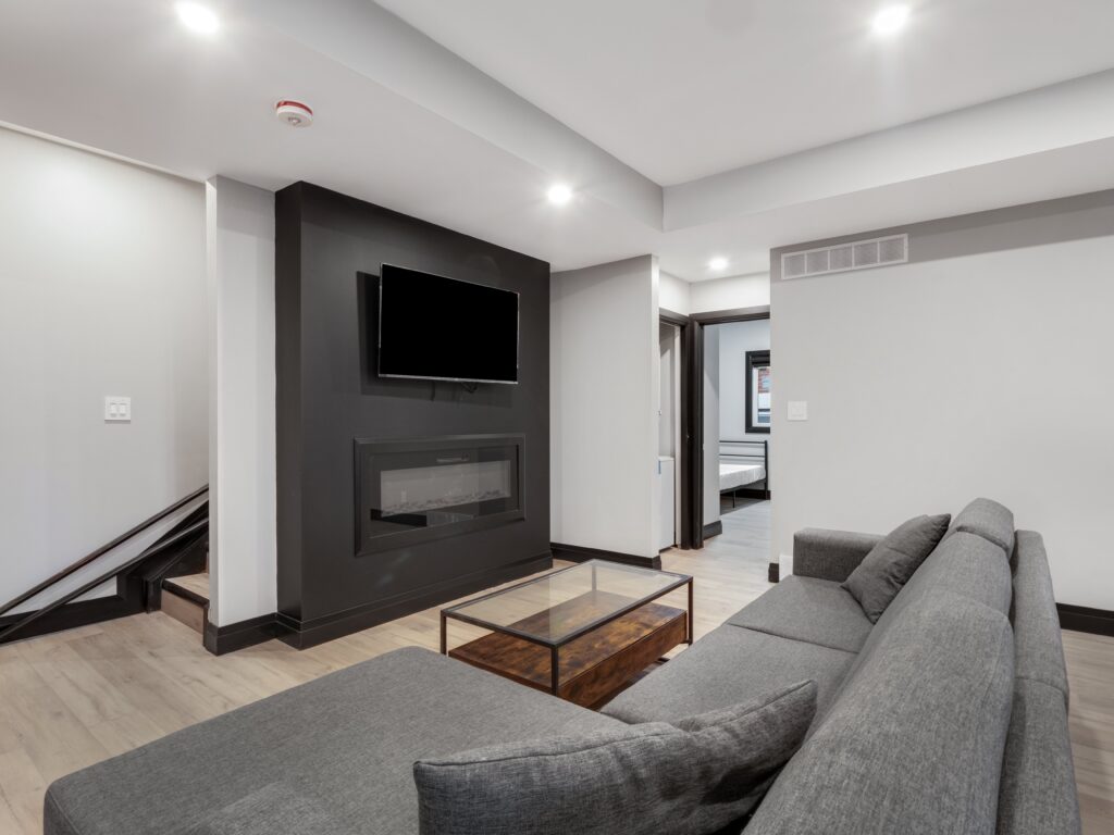 225 Randolph Place - Unit 1 - Windsor Luxury Student Rental Apartments (1)