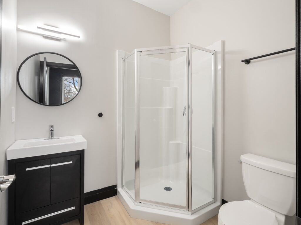 225 Randolph Place - Unit 1 - Windsor Luxury Student Rental Apartments (11)