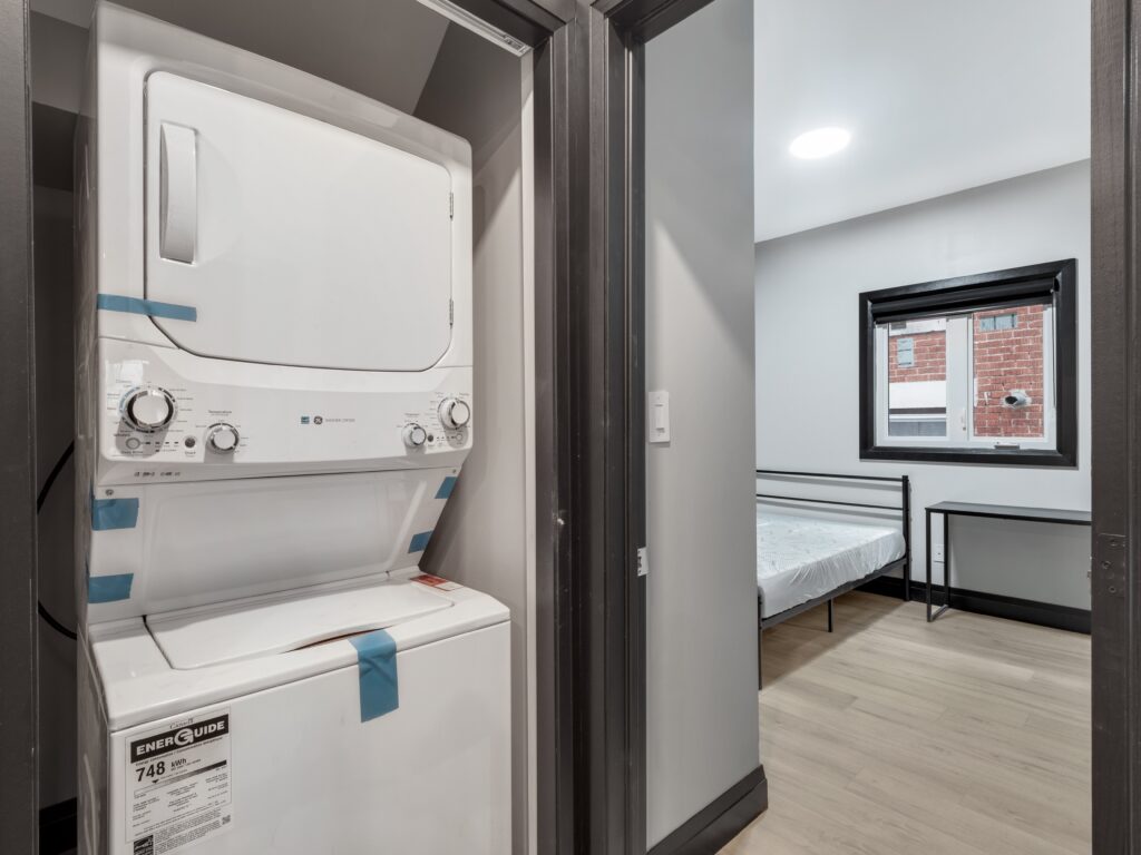 225 Randolph Place - Unit 1 - Windsor Luxury Student Rental Apartments (22)