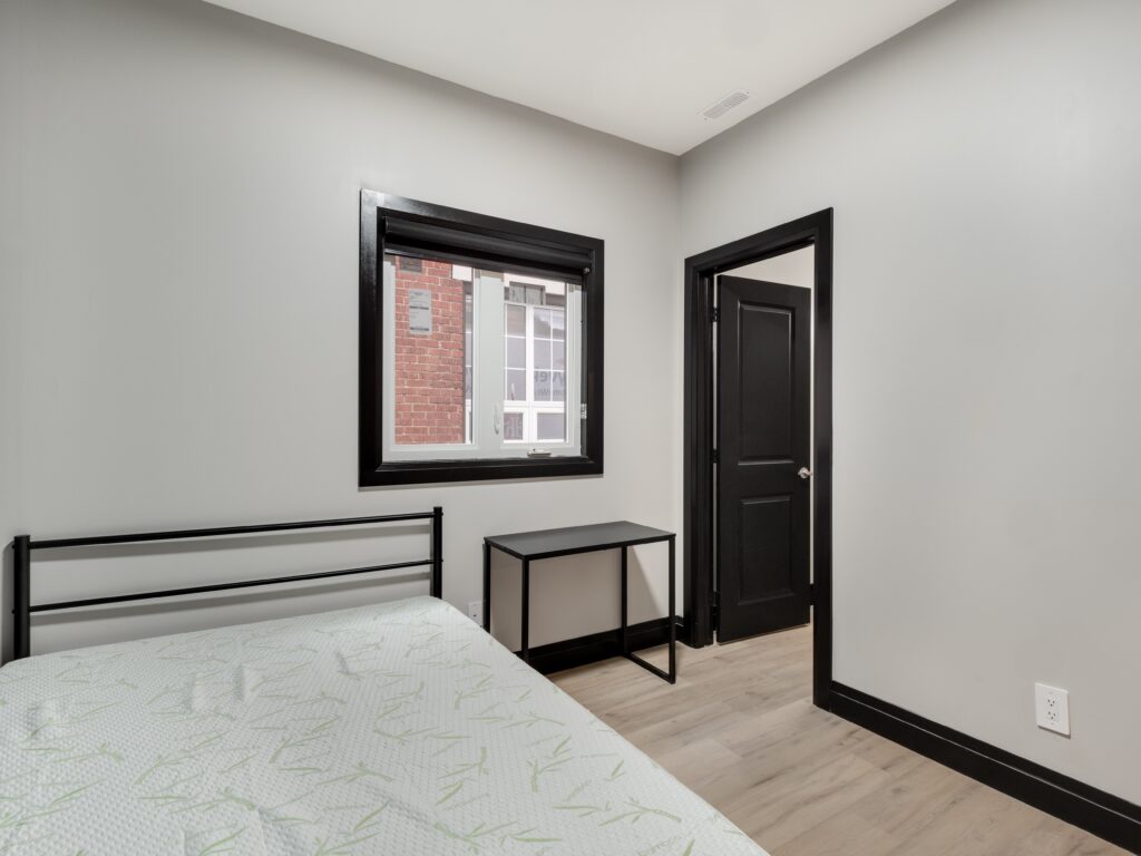 225 Randolph Place - Unit 1 - Windsor Luxury Student Rental Apartments (24)