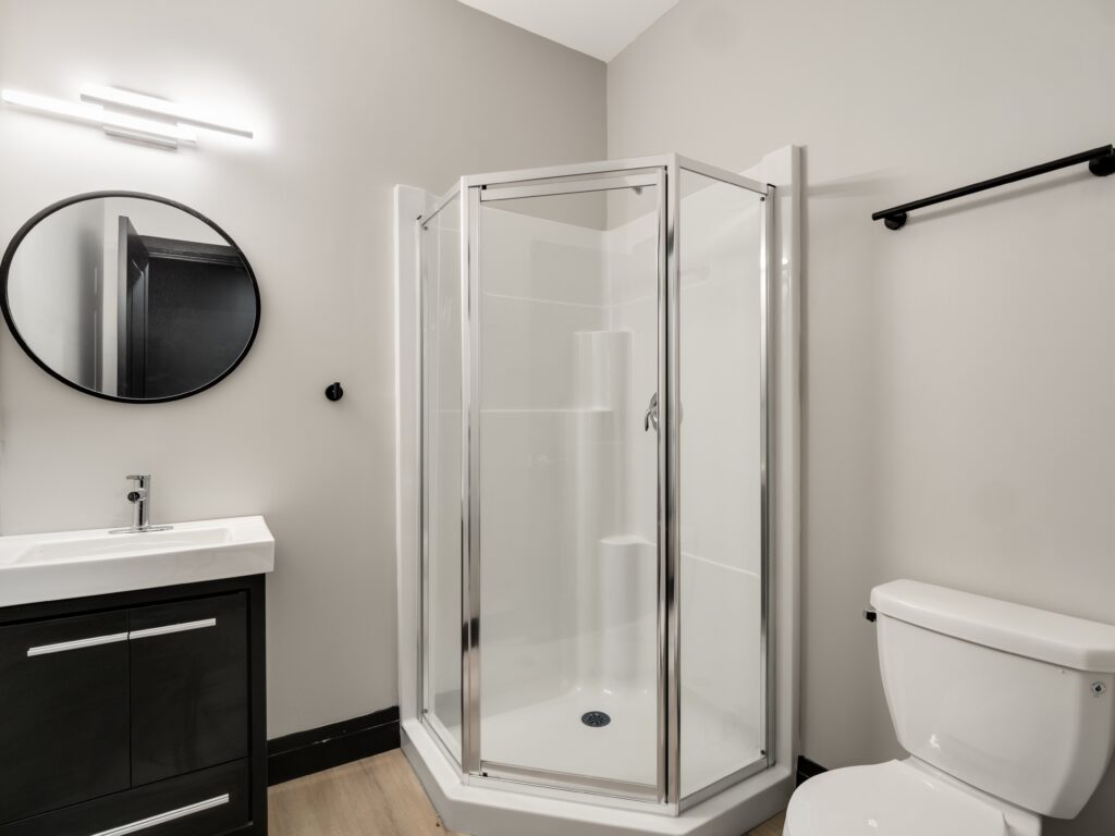 225 Randolph Place - Unit 1 - Windsor Luxury Student Rental Apartments (25)