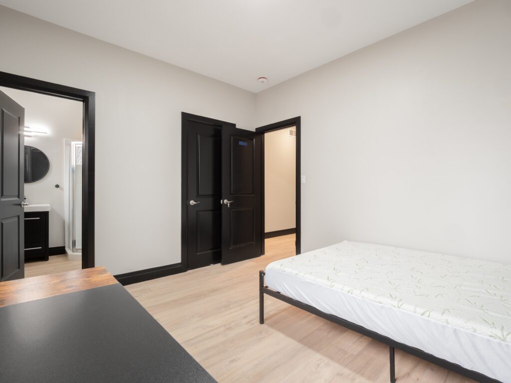 225 Randolph Place - Unit 1 - Windsor Luxury Student Rental Apartments (3)