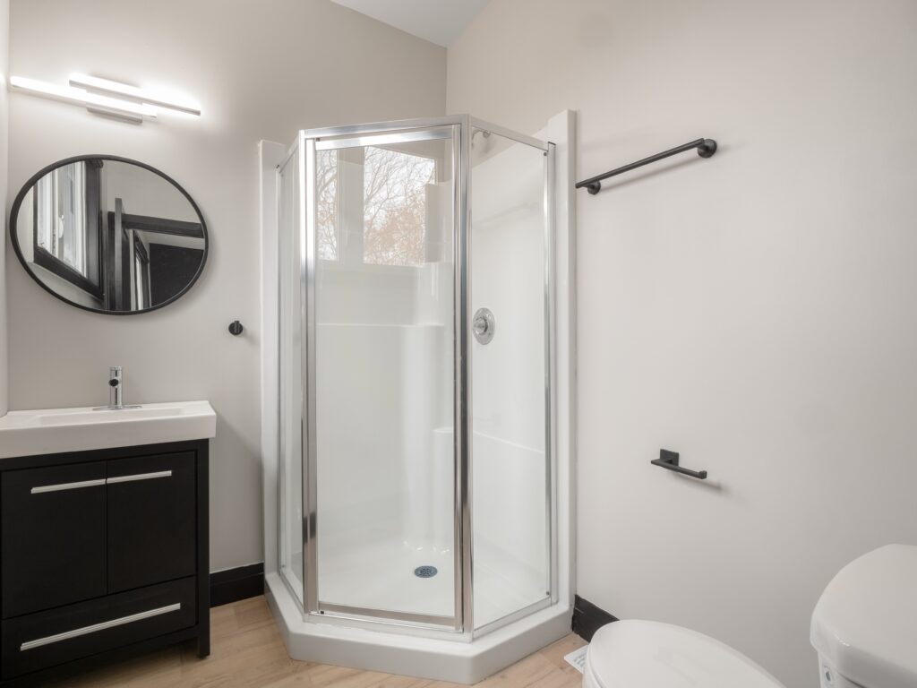 225 Randolph Place - Unit 1 - Windsor Luxury Student Rental Apartments (4)