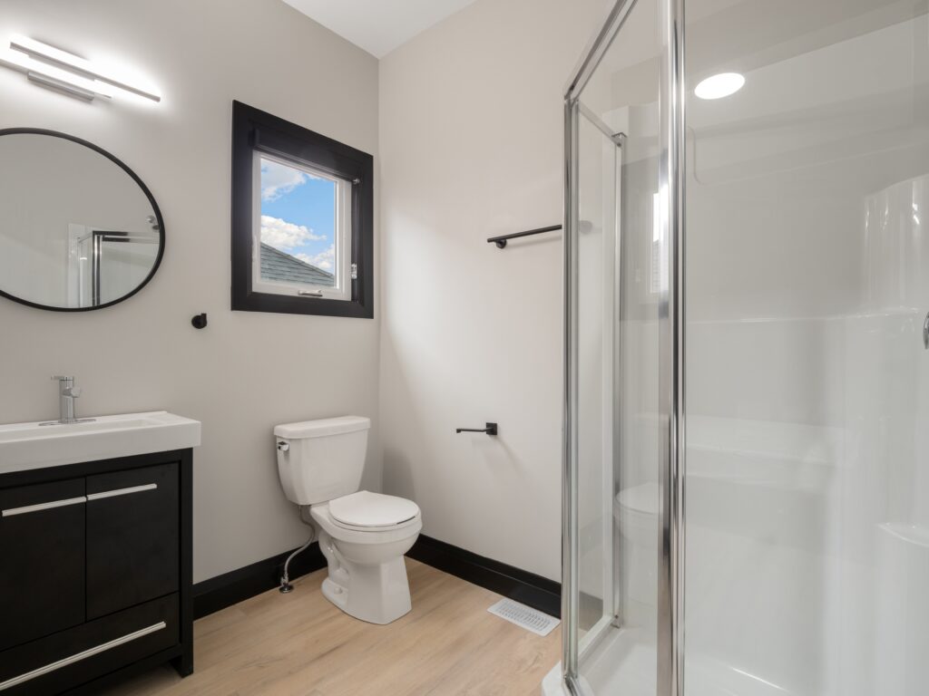 225 Randolph Place - Unit 1 - Windsor Luxury Student Rental Apartments (6)